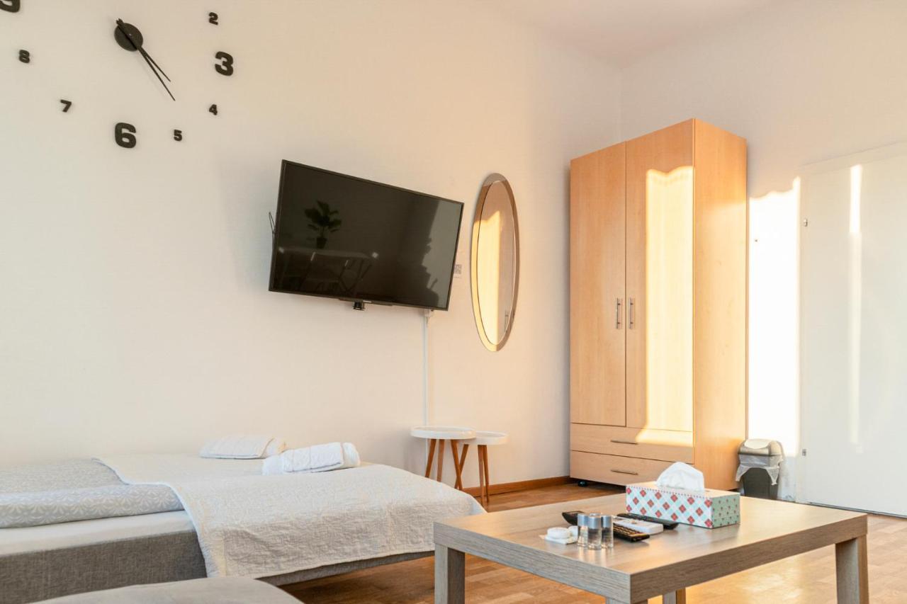 Joyful 2Br Shared Apt Near Millenium Tower & Danube River Βιέννη Εξωτερικό φωτογραφία